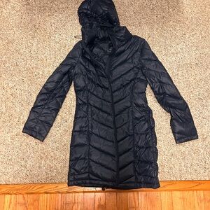 Calvin Klein women’s Navy Puffer Jacket, size small